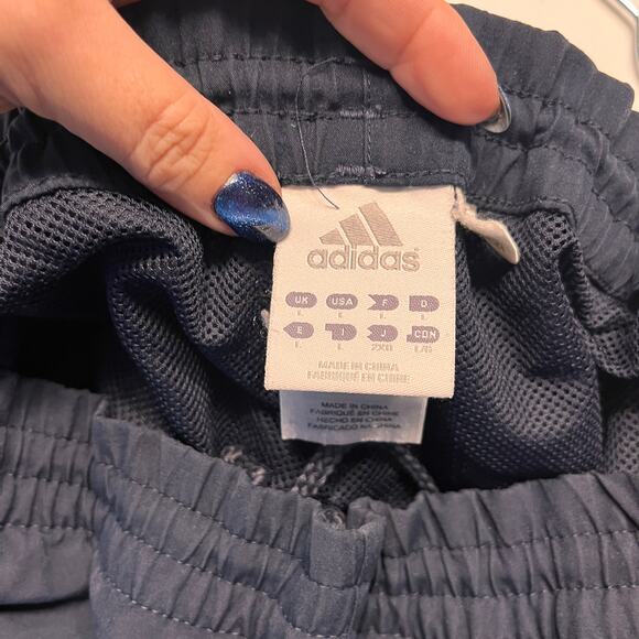 Adidas Athletic Own The Run Shorts Size Large - Picture 3 of 6